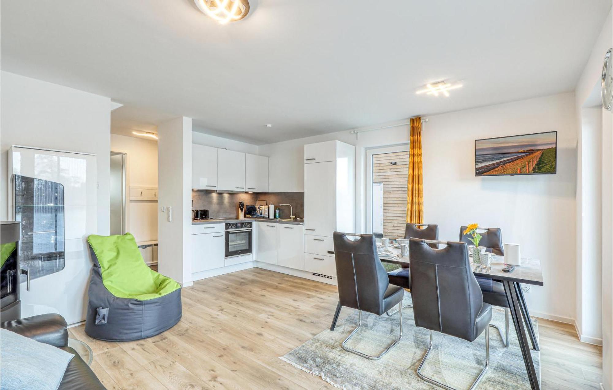 Nice Home In Tossens With Kitchen Exterior foto